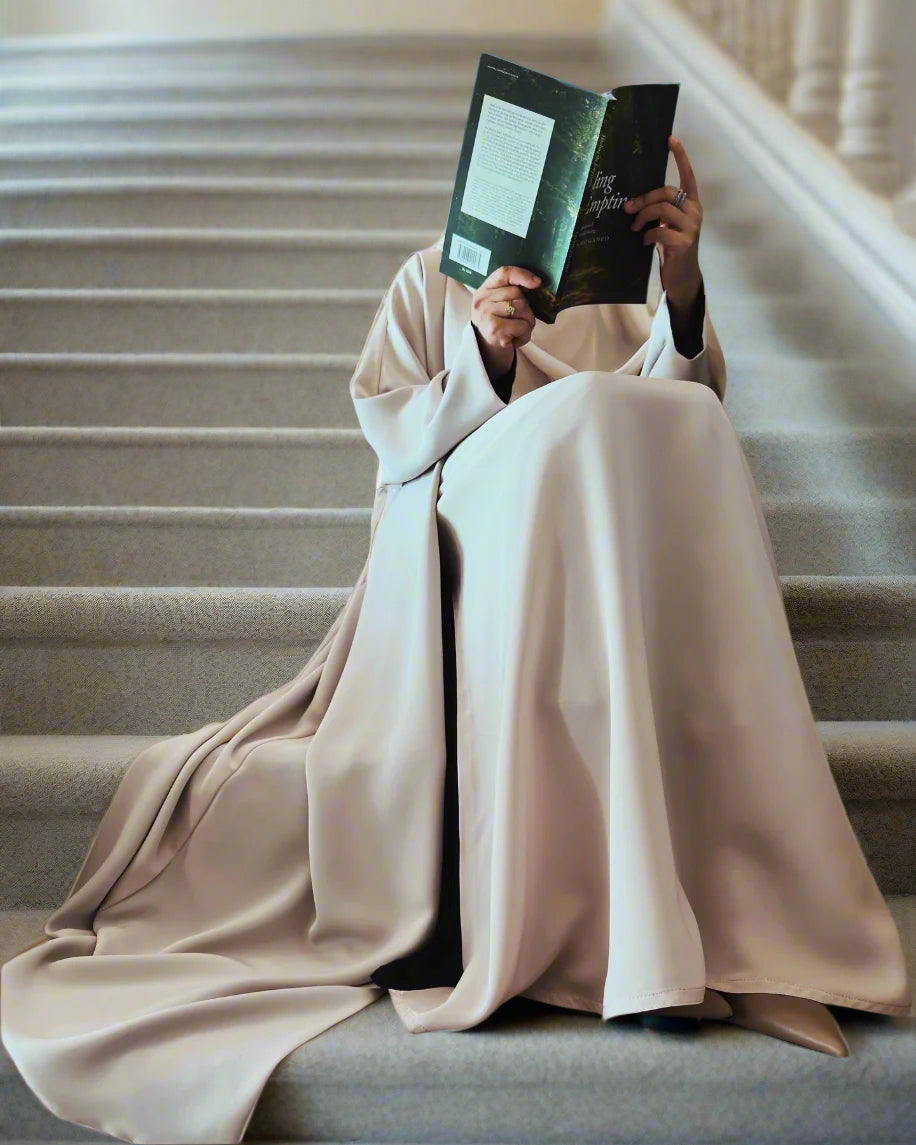 Muslim woman wearing Haya reversible abaya - luxurious dual-tone Korean fabric modest dress USA - Canada